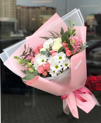 Букет цветов из: Розы, Лизиантусы и Хризантемы в Шимановске